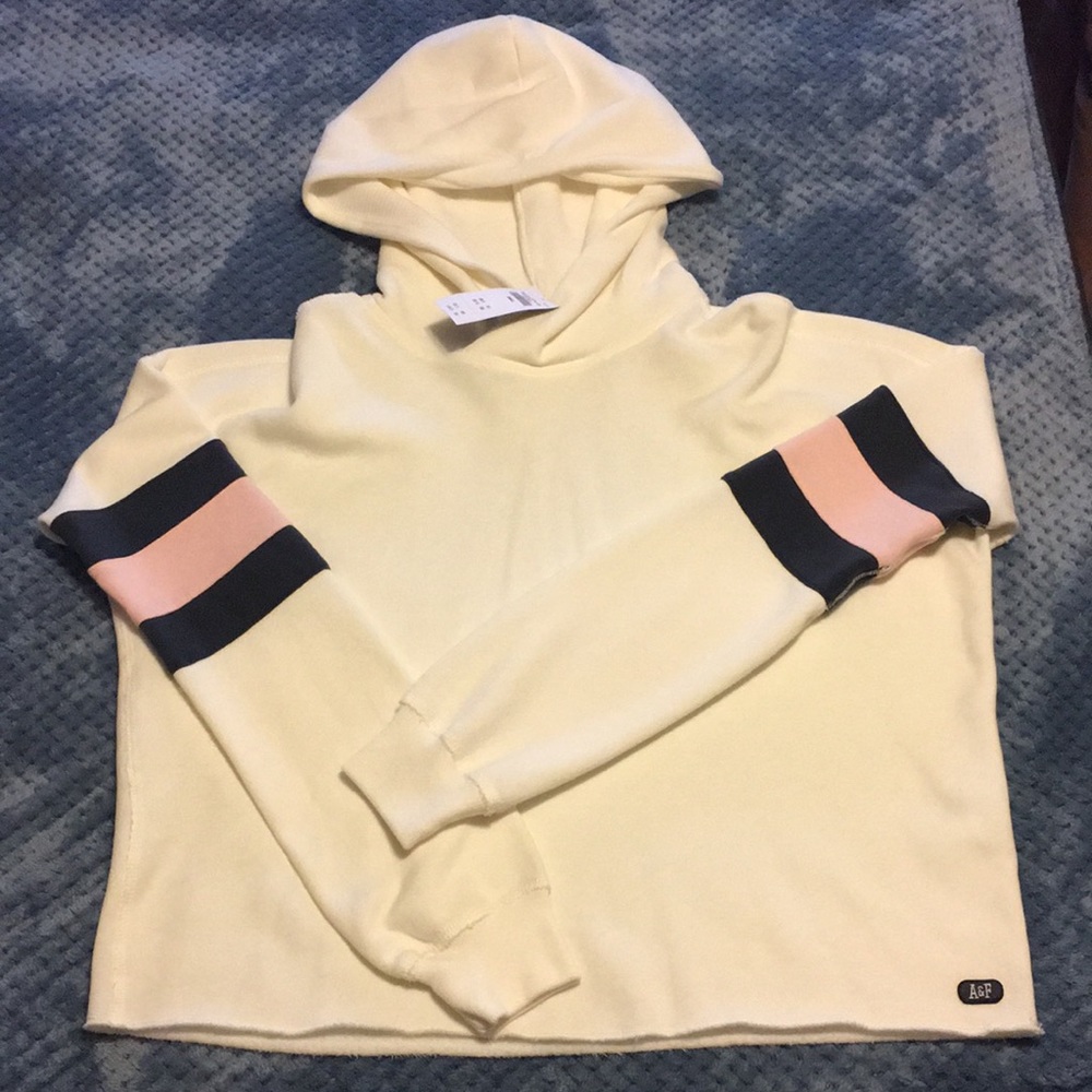 Abercrombie & Fitch Cropped sweatshirt